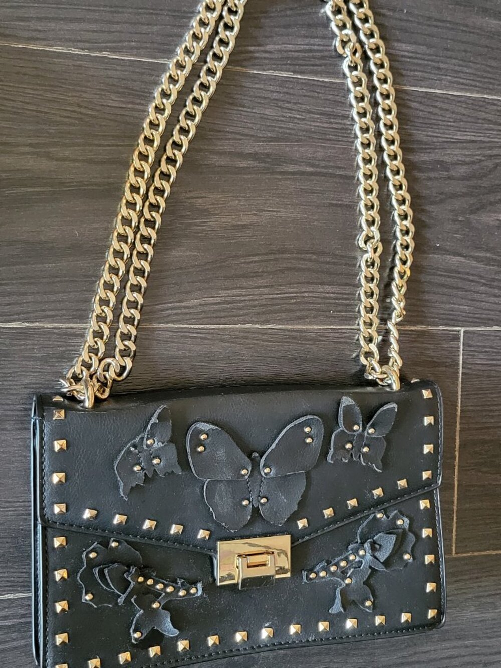 Mango flap shoulder bag with golden chain